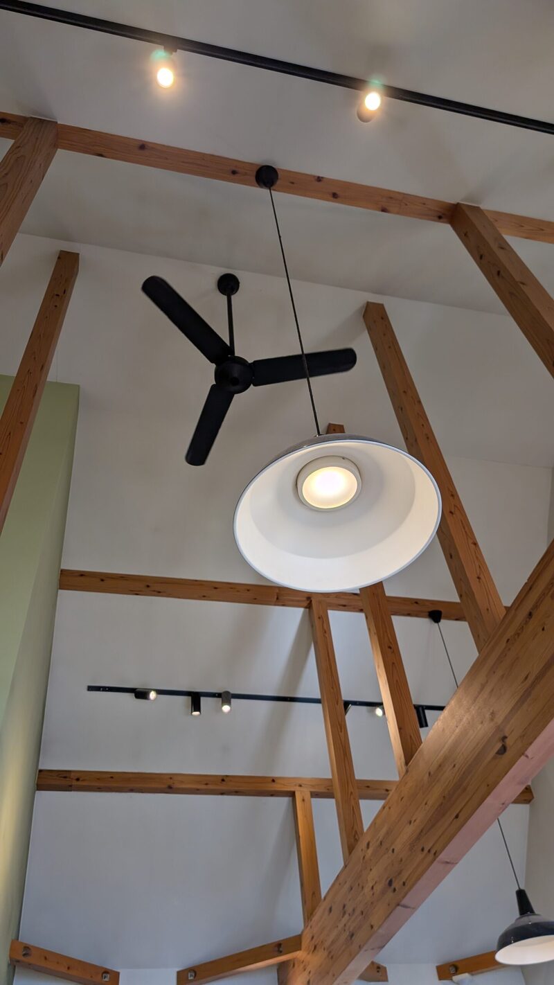 店内もオシャレな作り