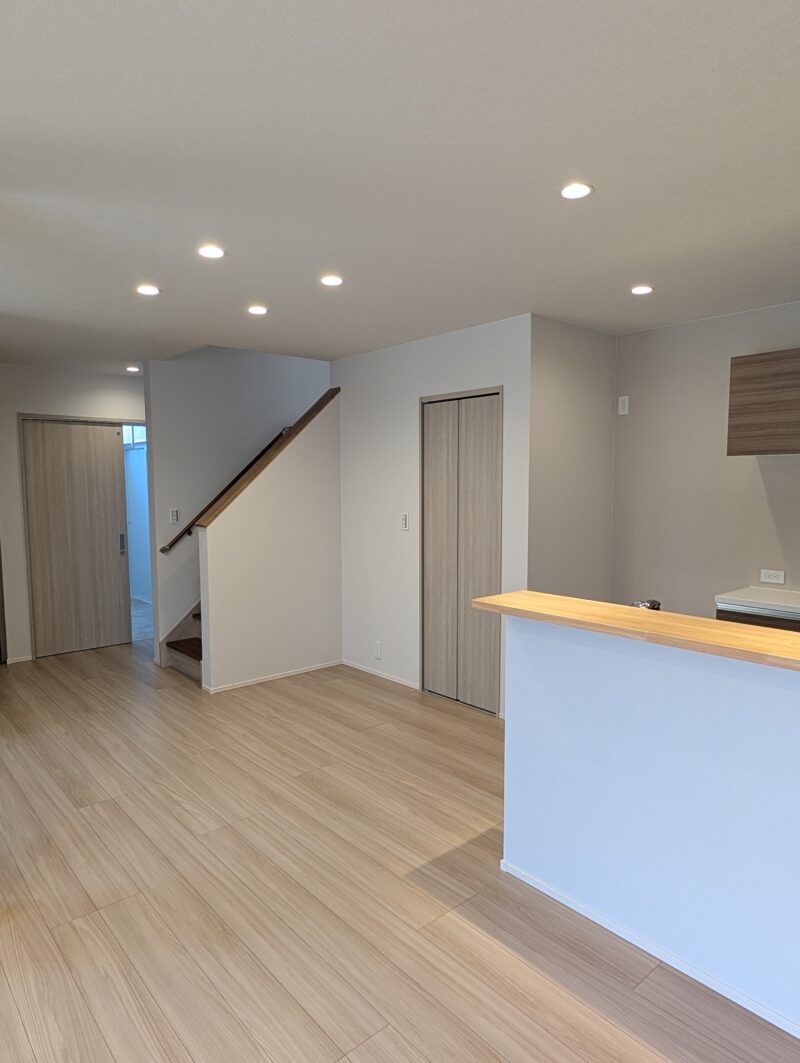 ダイニングスペースとパントリー