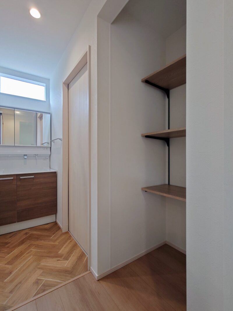 物入（可動棚）