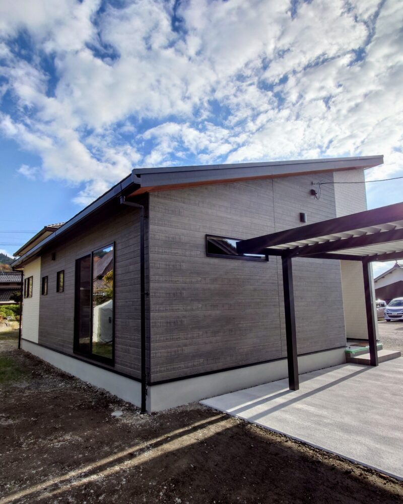 木目のブラック